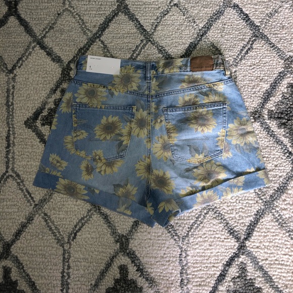 NWT American Eagle sunflower mom shorts - Picture 2 of 3